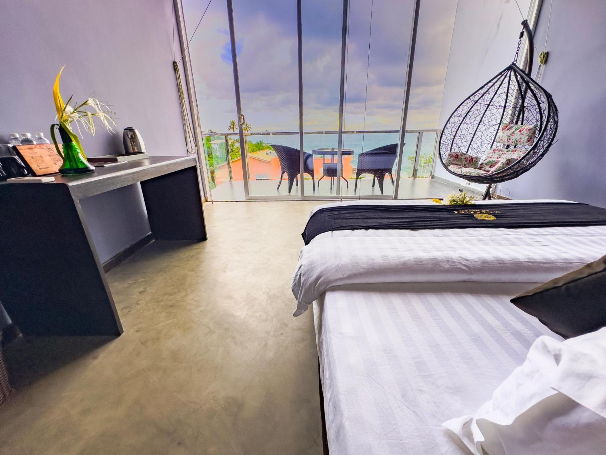 Mazarine Surf Suites Hiriketiya Dikwella Exteriör bild