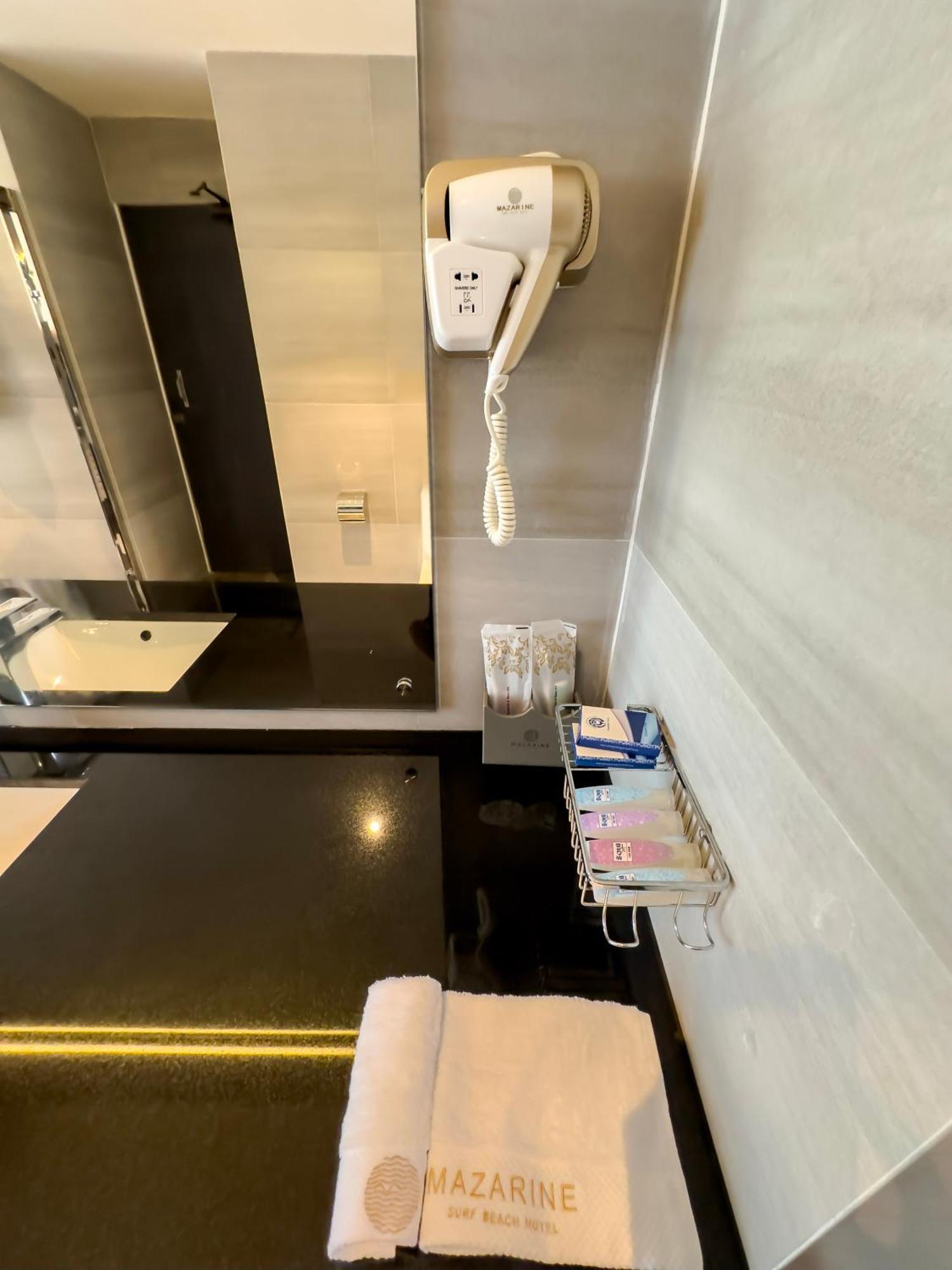 Mazarine Surf Suites Hiriketiya Dikwella Exteriör bild